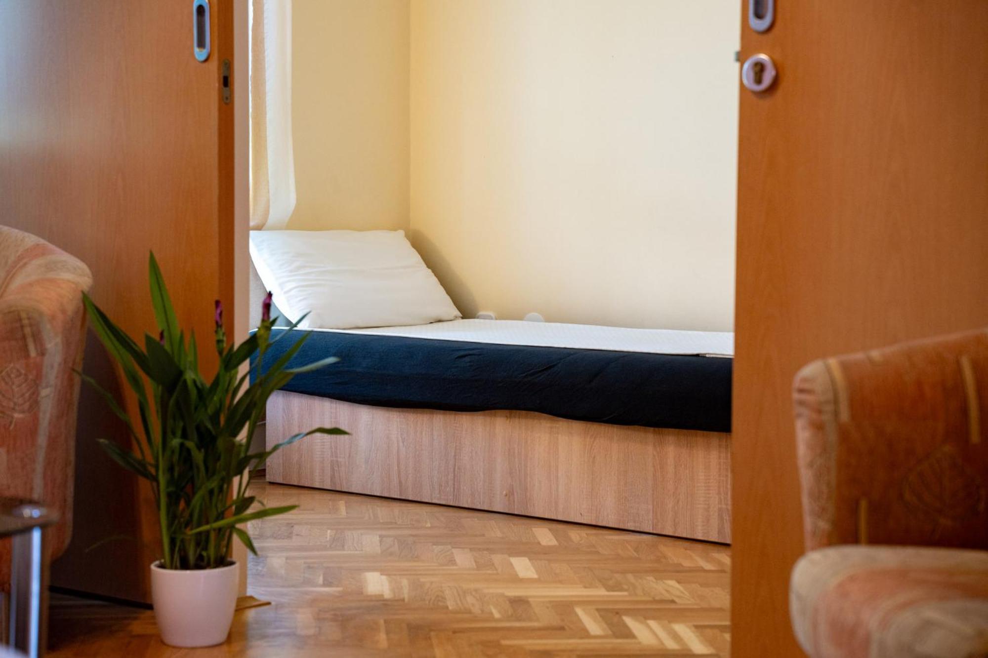 Rab Centar Due Apartment Palit Exterior foto
