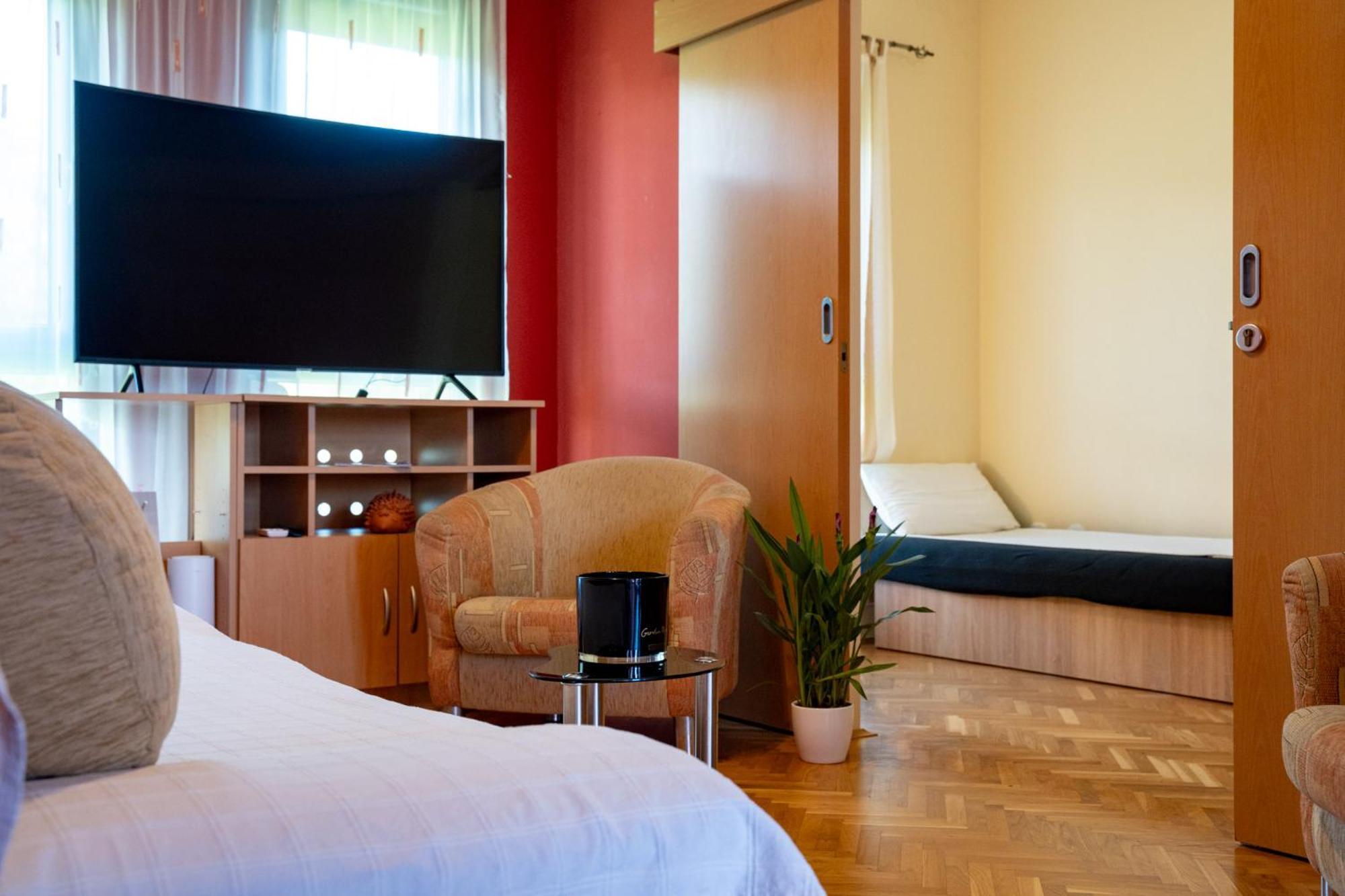 Rab Centar Due Apartment Palit Exterior foto
