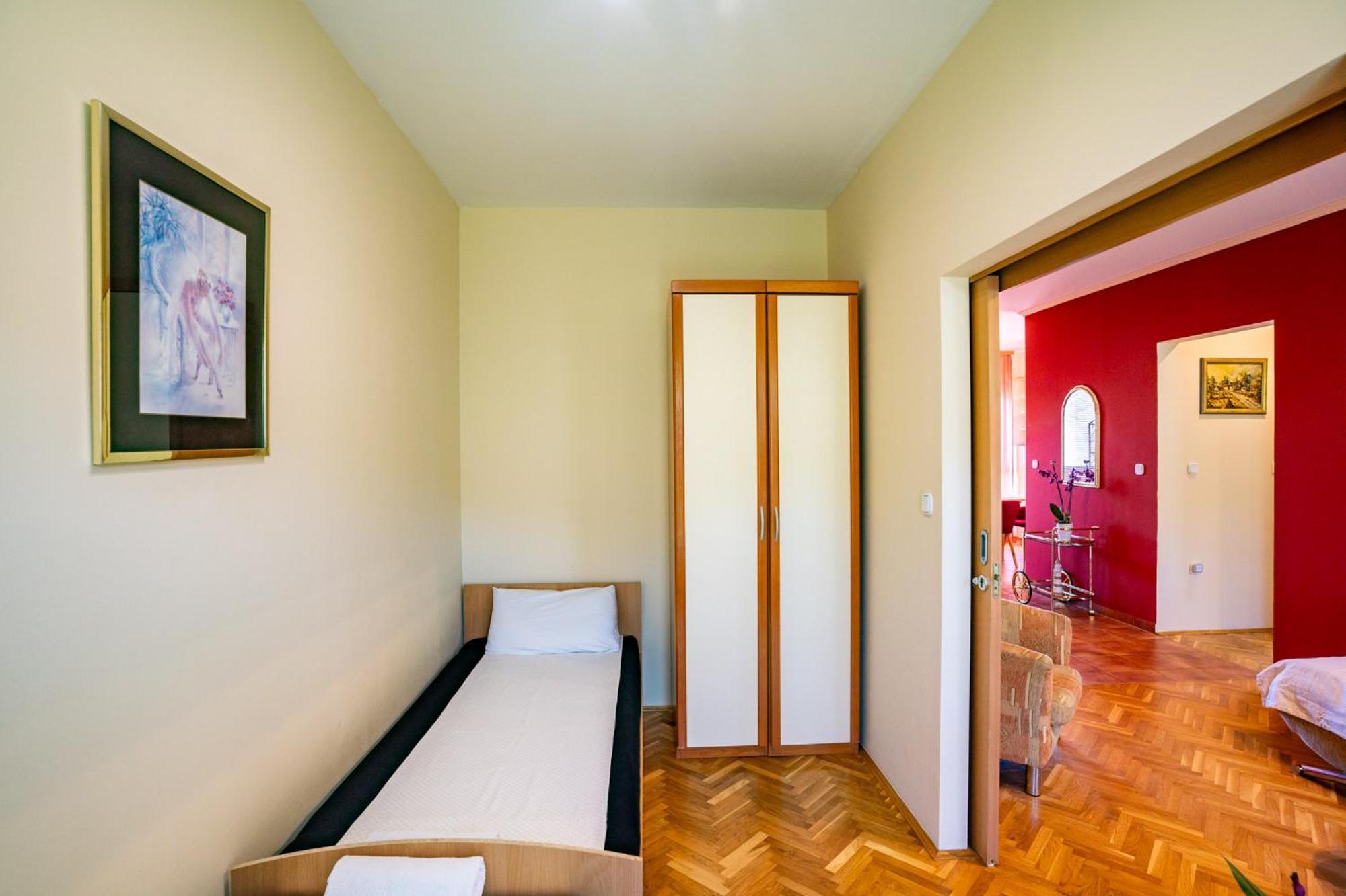 Rab Centar Due Apartment Palit Exterior foto